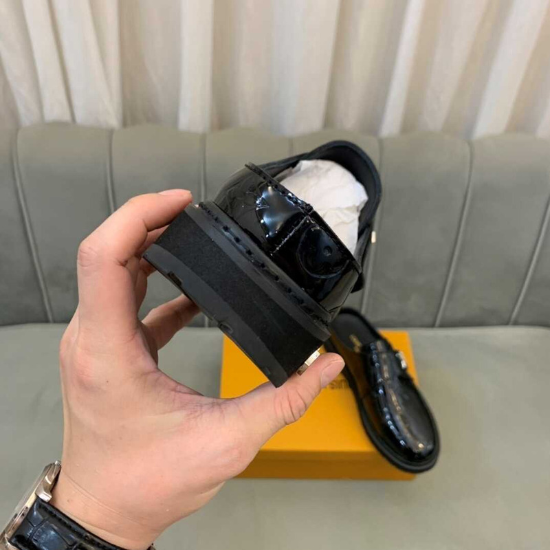 l**is V*t*n sabot confort loafers in black