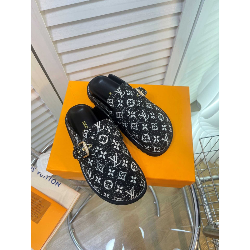l**is V*t*n cosy sandals black