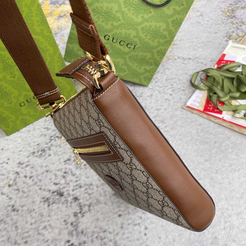 G*u*i interlocking g messenger bag beige