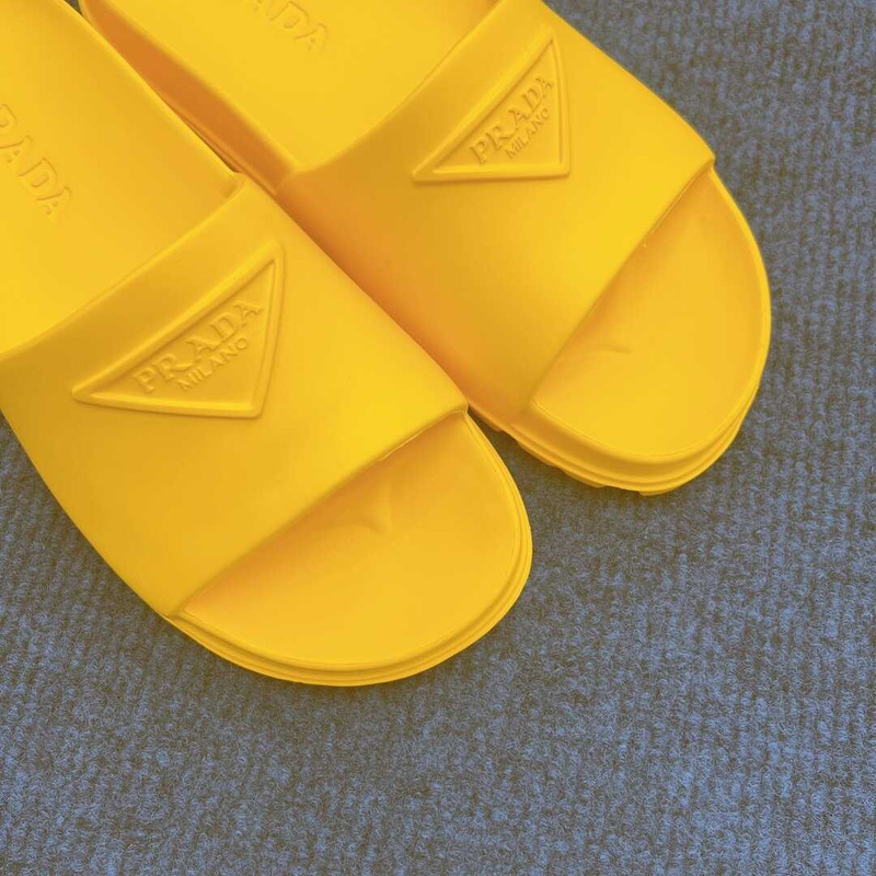 Pra*a rubber slides yellow