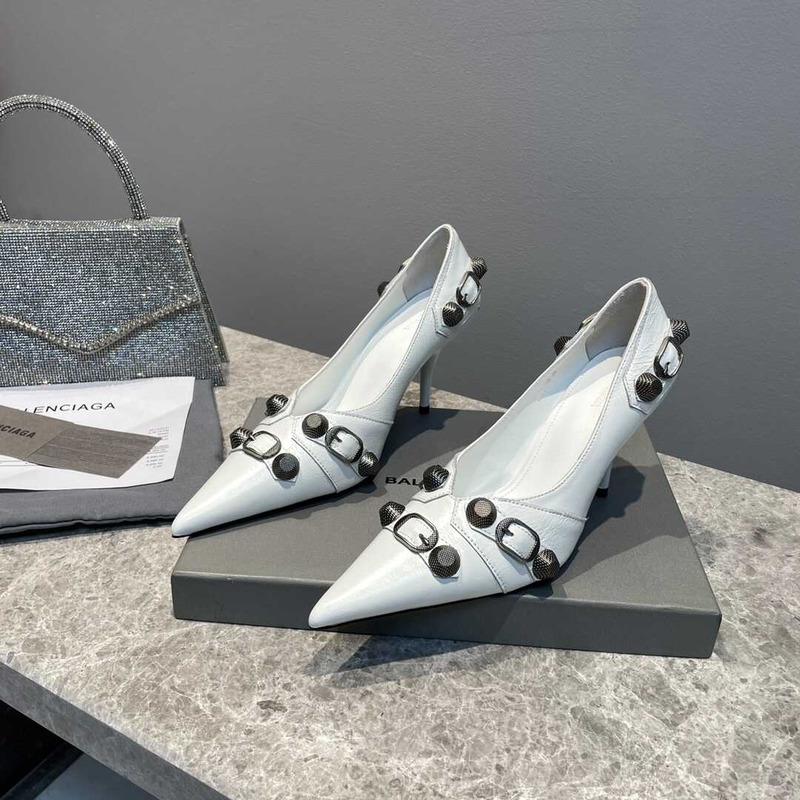 Ba*len*cia*ga cagole leather pumps white