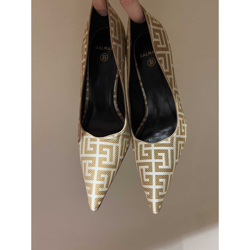 Balmain  Logo Monogram Pointed Toe Pumps Yellow&White