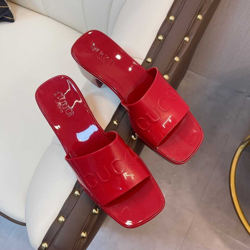 G*u*i women rubber slide sandal red