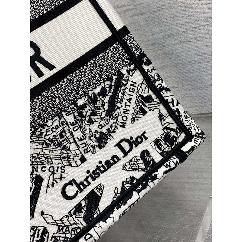 D*or book tote meduim plan de paris embroidery white and black