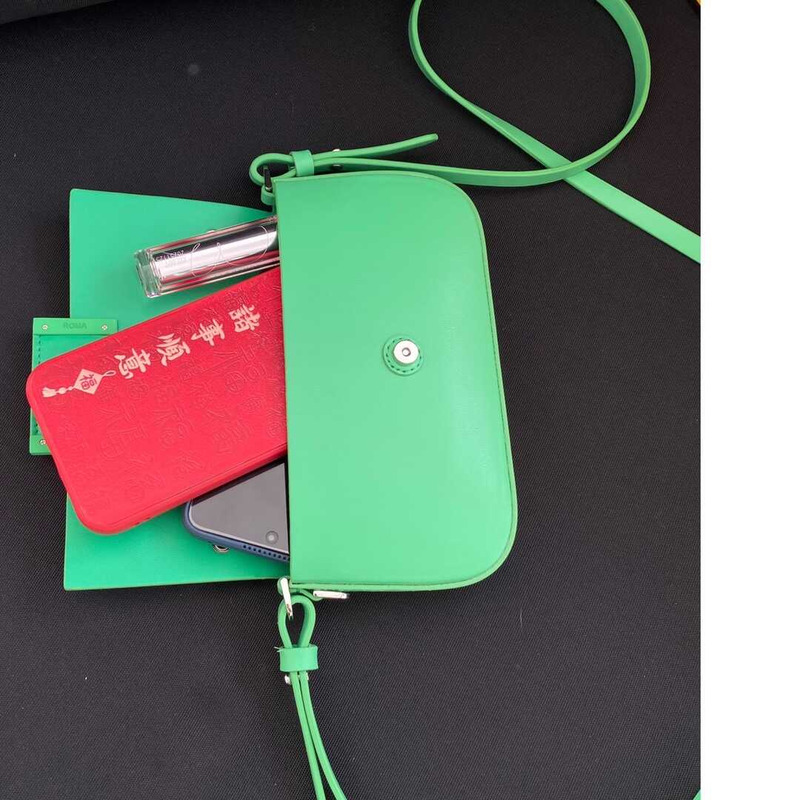 F**di baguette phone pouch green
