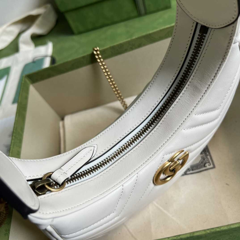 G*u*i gg marmont matelassé mini bag white