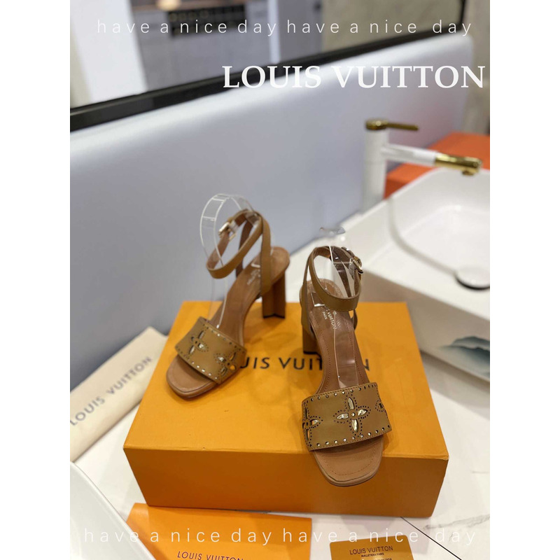 l**is V*t*n leather sandal tan