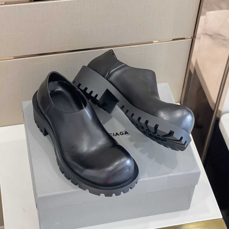 Ba*len*cia*ga hummer derbys black
