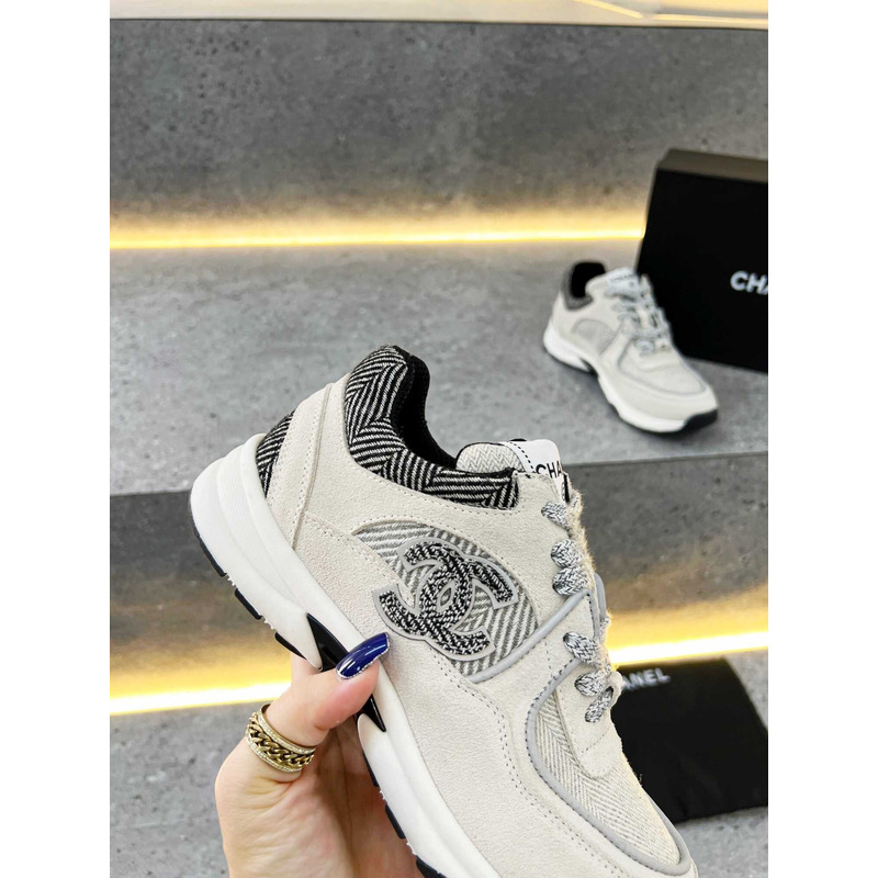 Ch*el low top trainer cc white