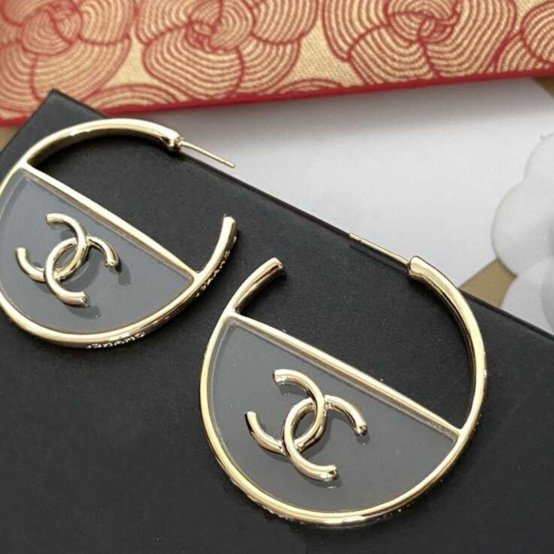 Ch*el hoop earring gold