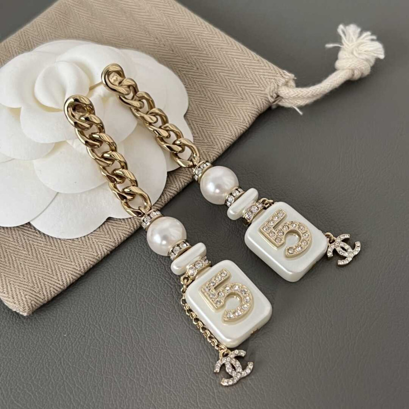 Ch*el no.5 pearl earrings
