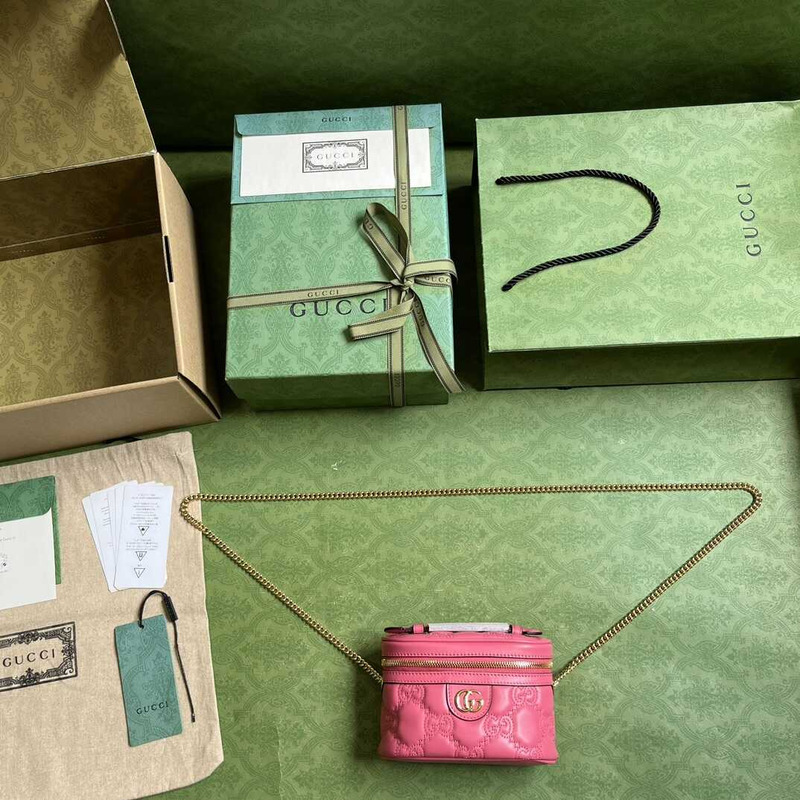 G*u*i gg matelasse mini tote pink