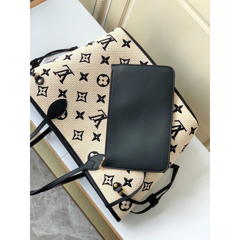 l**is V*t*n neverfull mm white and black
