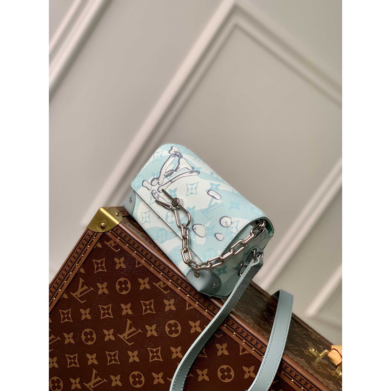 l**is V*t*n steamer wearable wallet crystal blue