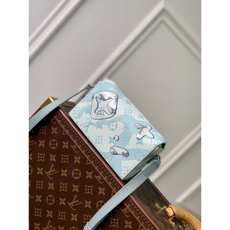 l**is V*t*n steamer wearable wallet crystal blue