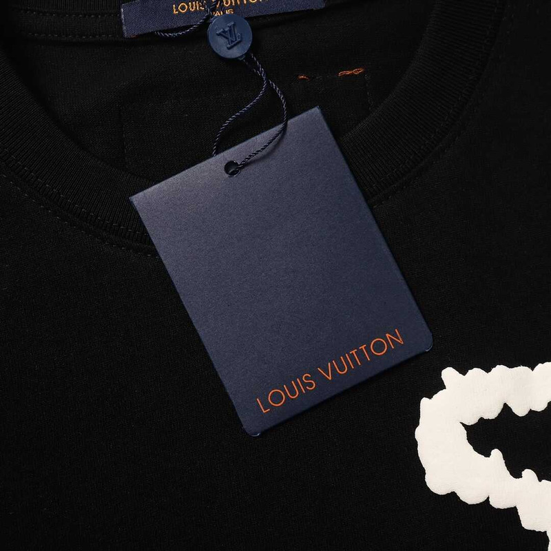 l**is V*t*n logo t-shirt black