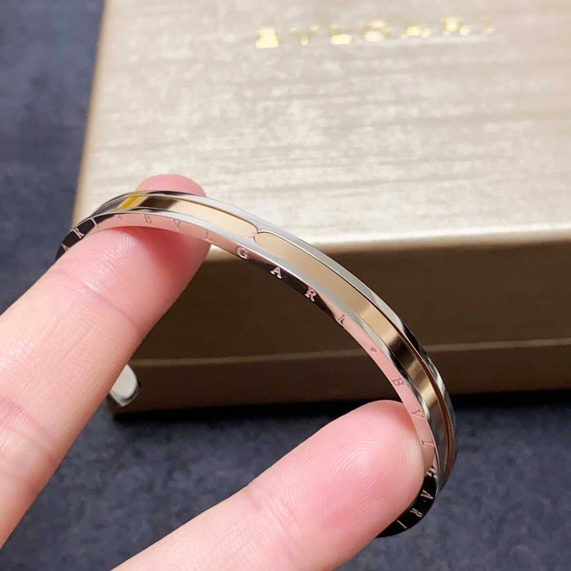 B*l*ai edge lettering logo bracelet silver