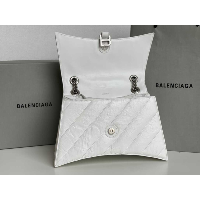 Ba*len*cia*ga crush quilted shoulder bag calfskin white