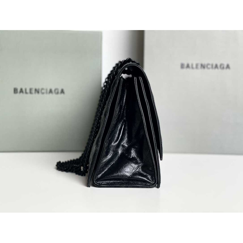 Ba*len*cia*ga crush quilted shoulder bag calfskin black