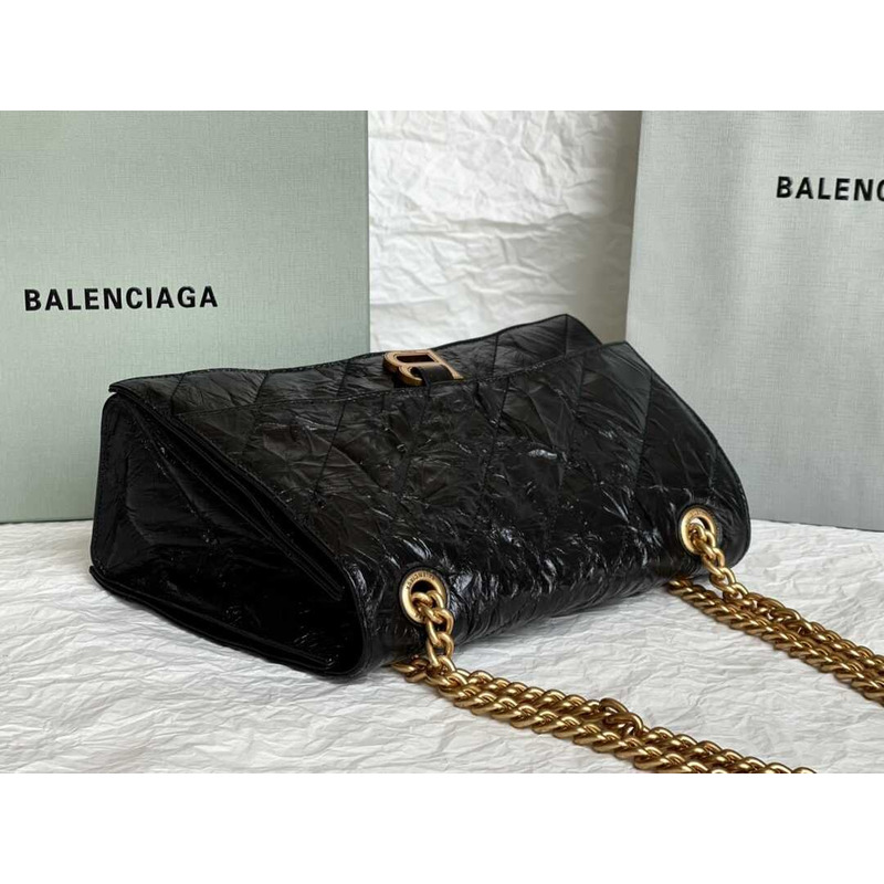 Ba*len*cia*ga crush quilted shoulder bag calfskin beige black