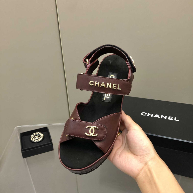 ch*el leather sandals B**rry