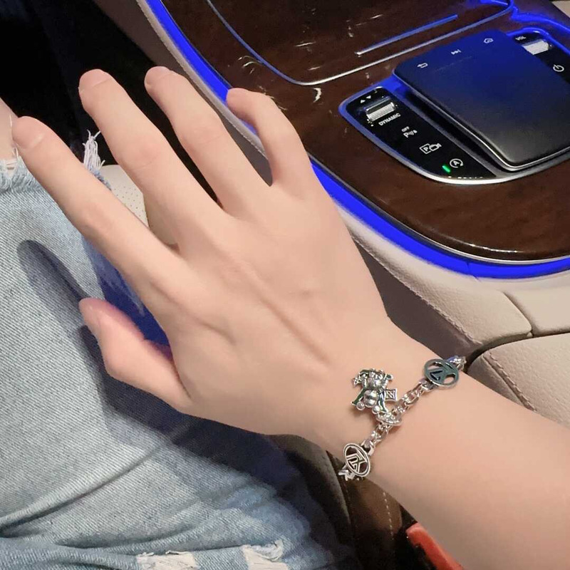 l**is V*t*n metal bracelet