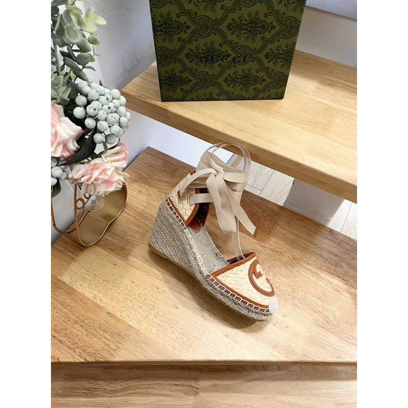 G*u*i straw sandals brown and beige