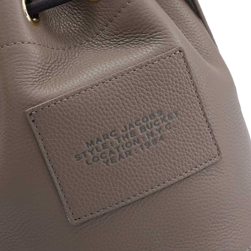 Marc Jacobs The Leather Bucket Bag Brown