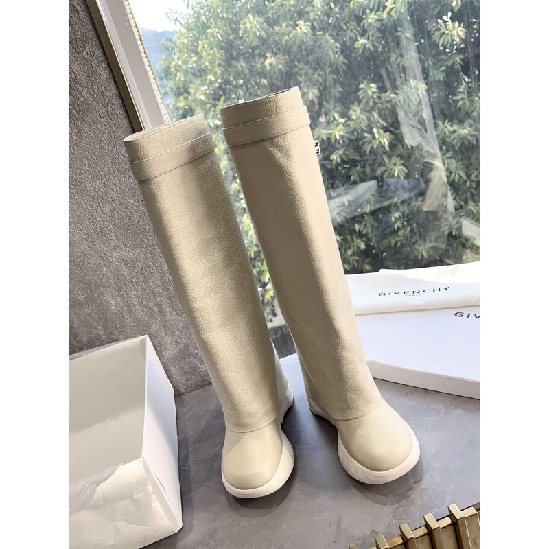 G*u*i shark lock leather knee-high boots white