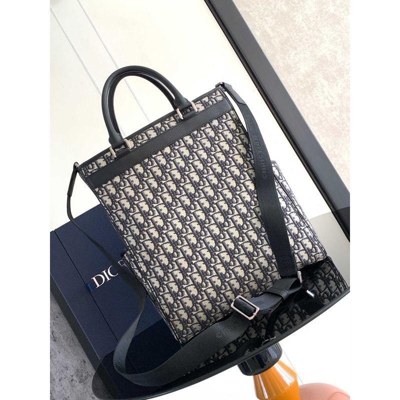 D*or explorer tote bag