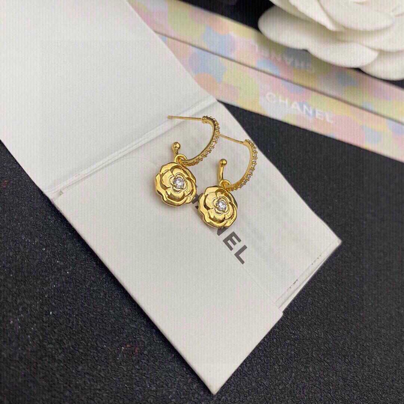 Ch*el camellia earrings gold