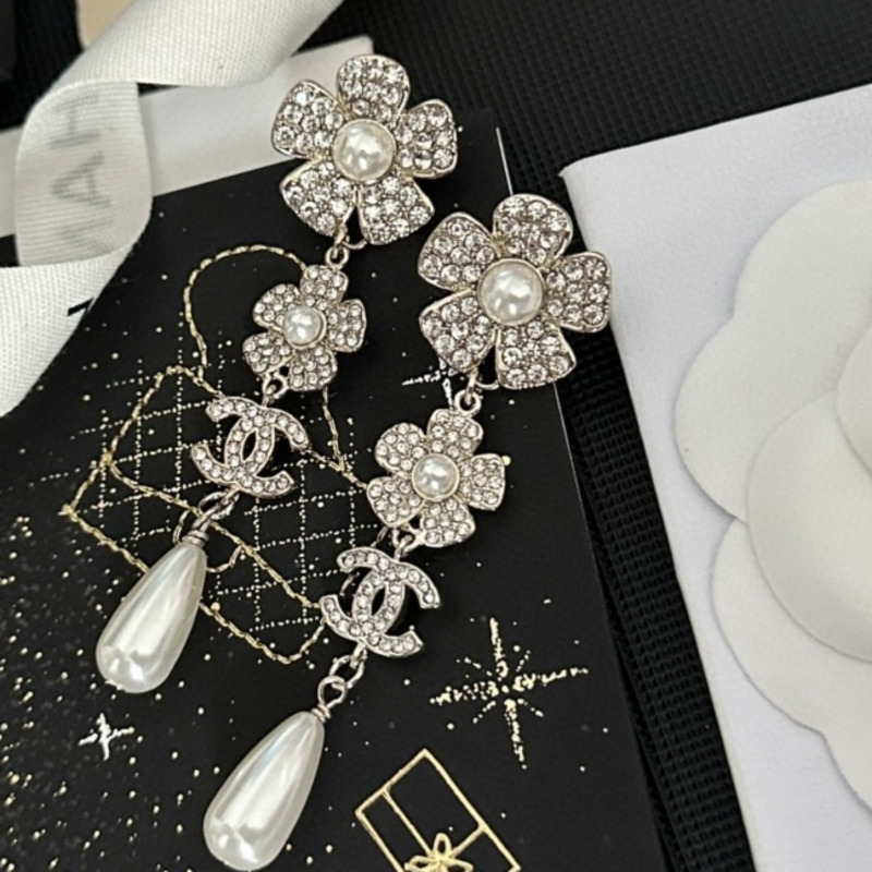 ch*el full Di*m*nd double c flower pearl stud earrings