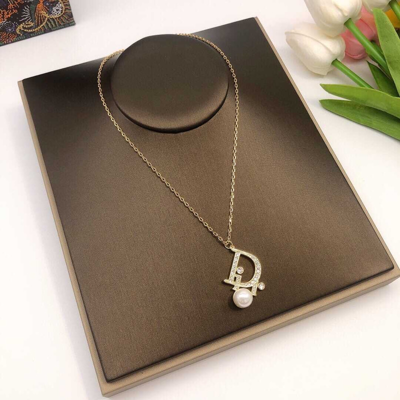 D*or crystal and pearl necklace