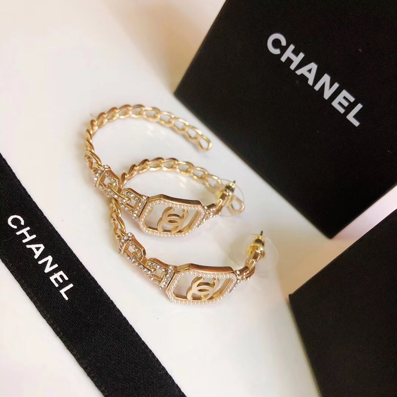 ch*el Di*m*nd metal earrings