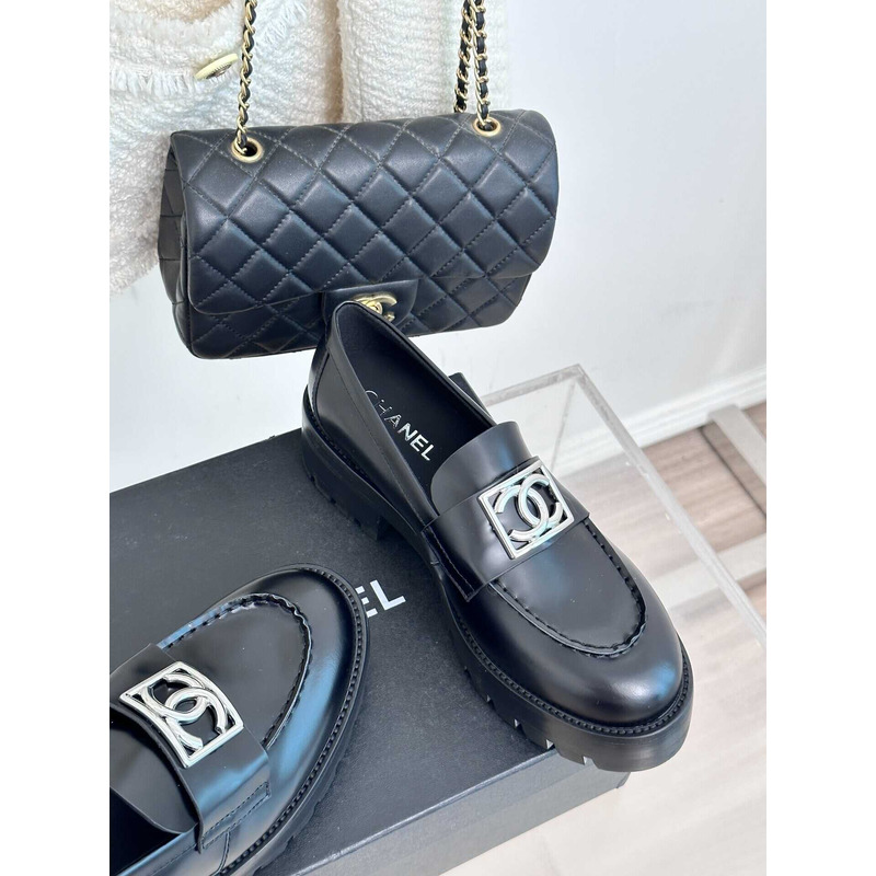 Ch*el moccasins calfskin & metal black