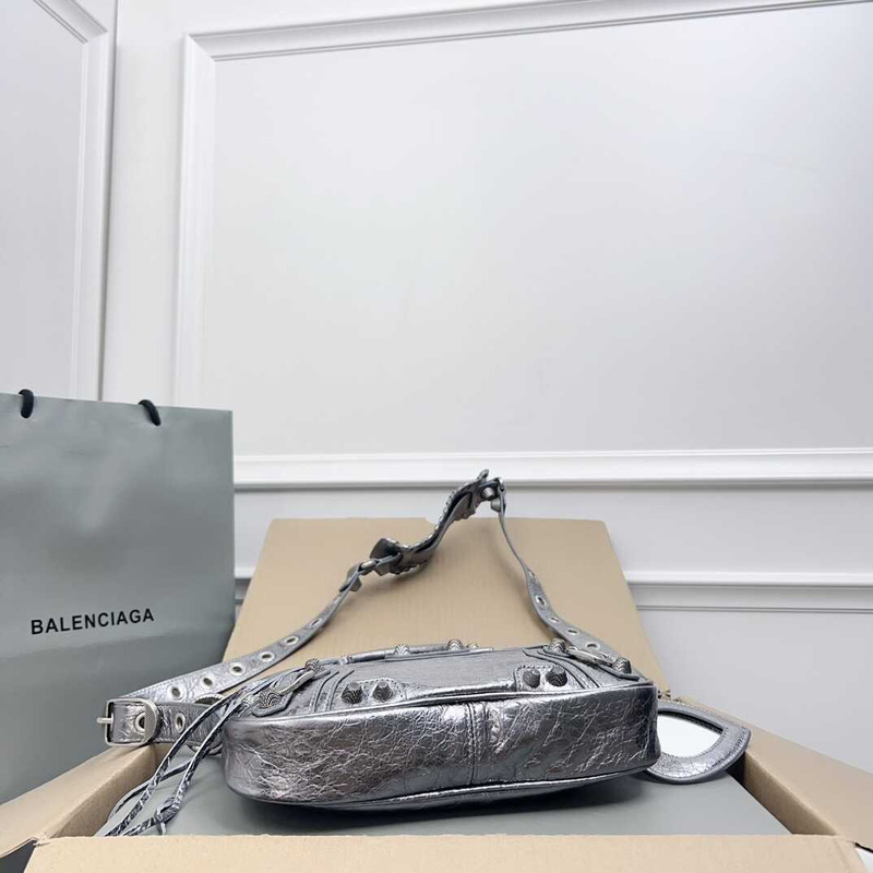 Ba*len*cia*ga neo cagole handbag xs silver