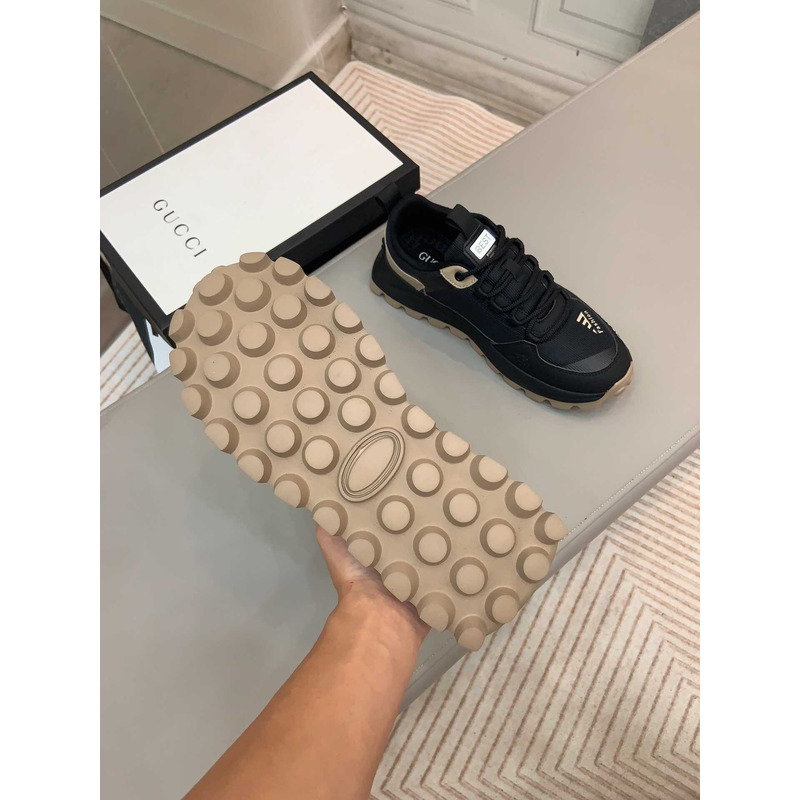G*u*i sneaker black and brown