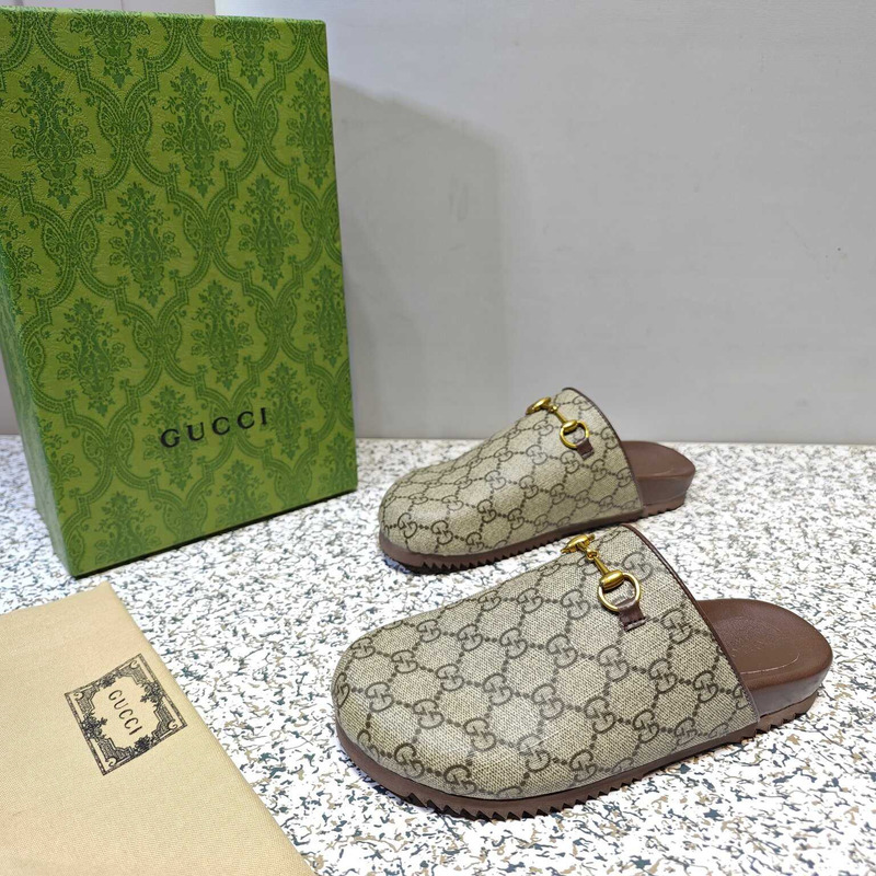 g*u*i gg S*p*e horesbit slippers beige