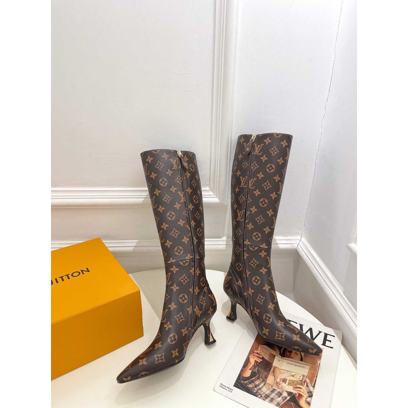 l**is V*t*n ankle boot heels with chain logo monogram