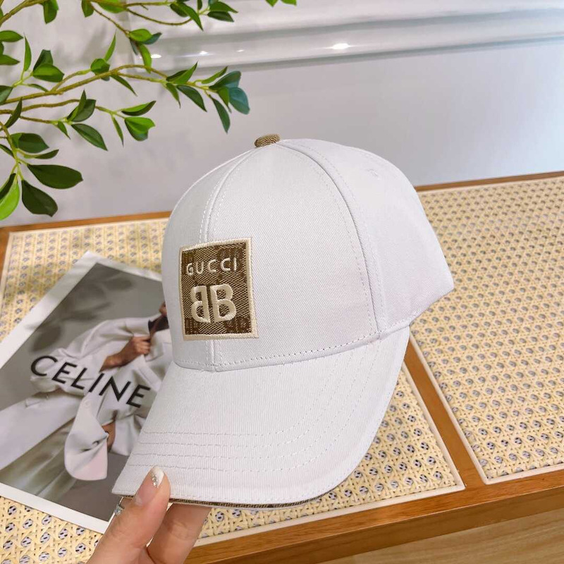 G*u*i baseball cap white