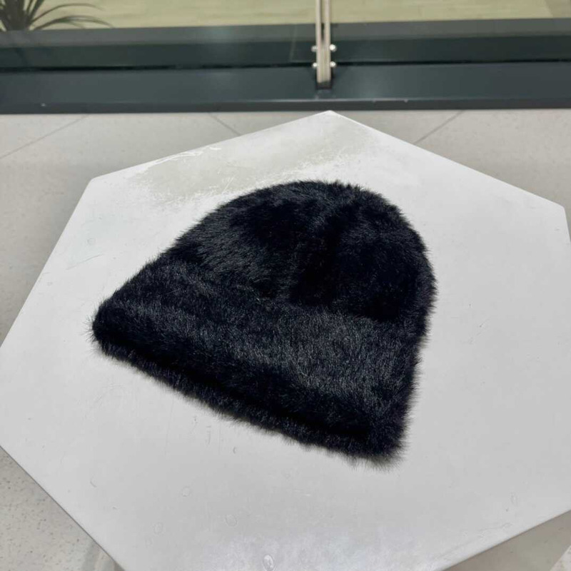 Pra*a knitted hat black