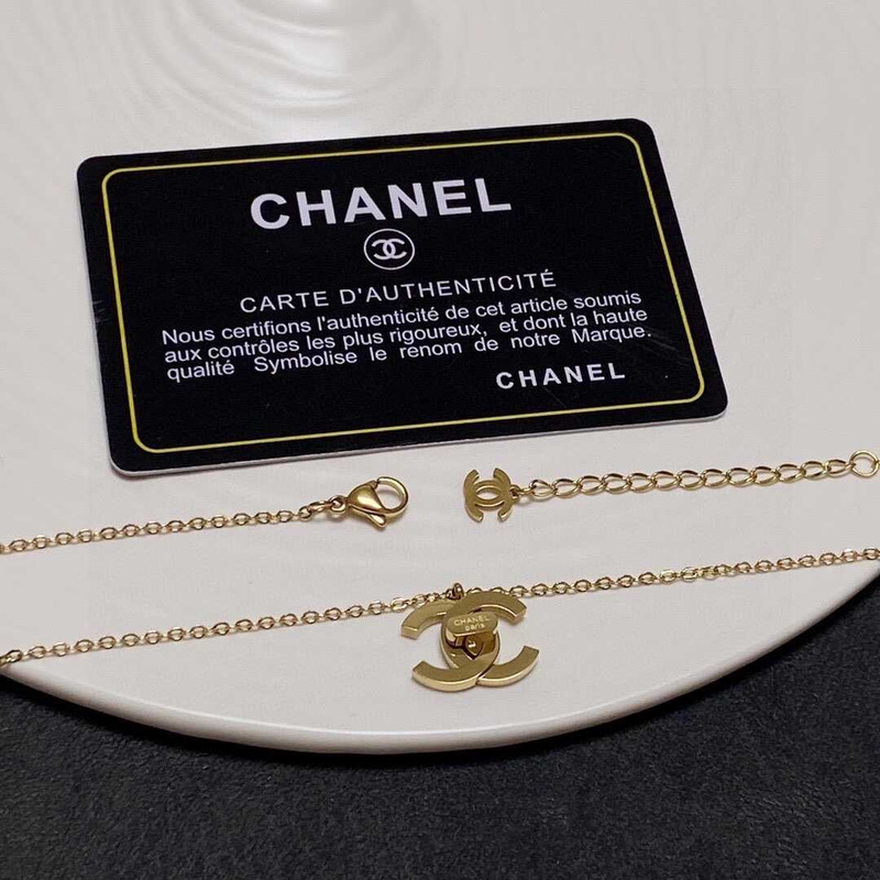 Ch*el cc pendant necklace gold