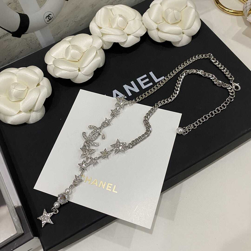 ch*el star Di*m*nd necklace