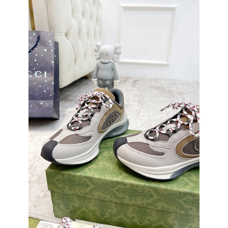 G*u*i run sneaker beige and brown