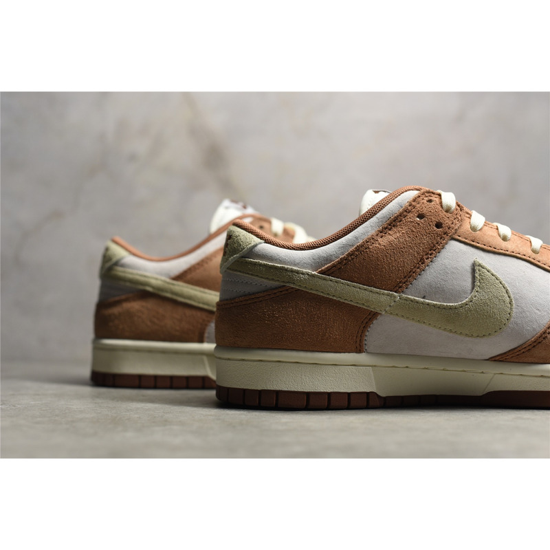 Nike Dunk Low Sneakers White Brown