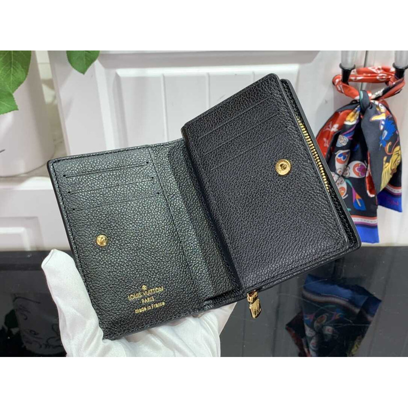 l**is V*t*n capucines xs wallet black
