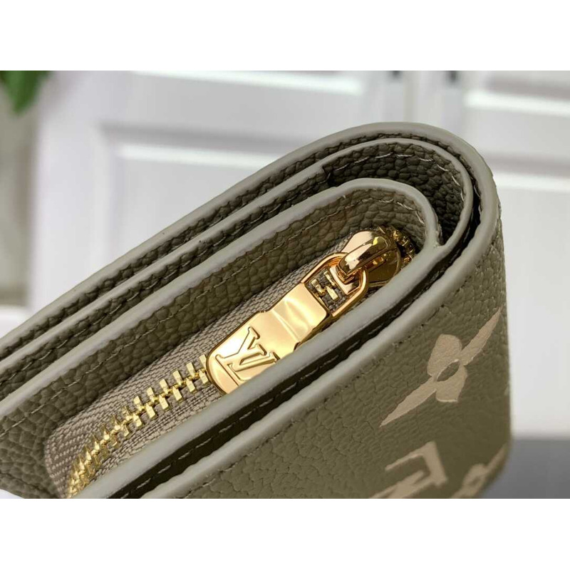 l**is V*t*n capucines xs wallet green
