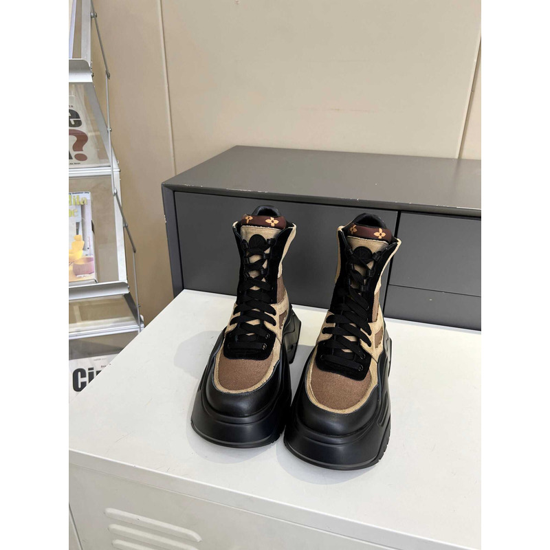 l**is V*t*n beaubourg ankle boots brown and yellow