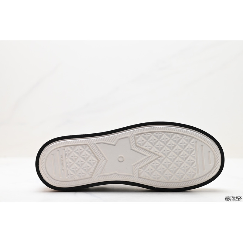 D*or ch**an casual style low-top sneakers black and white