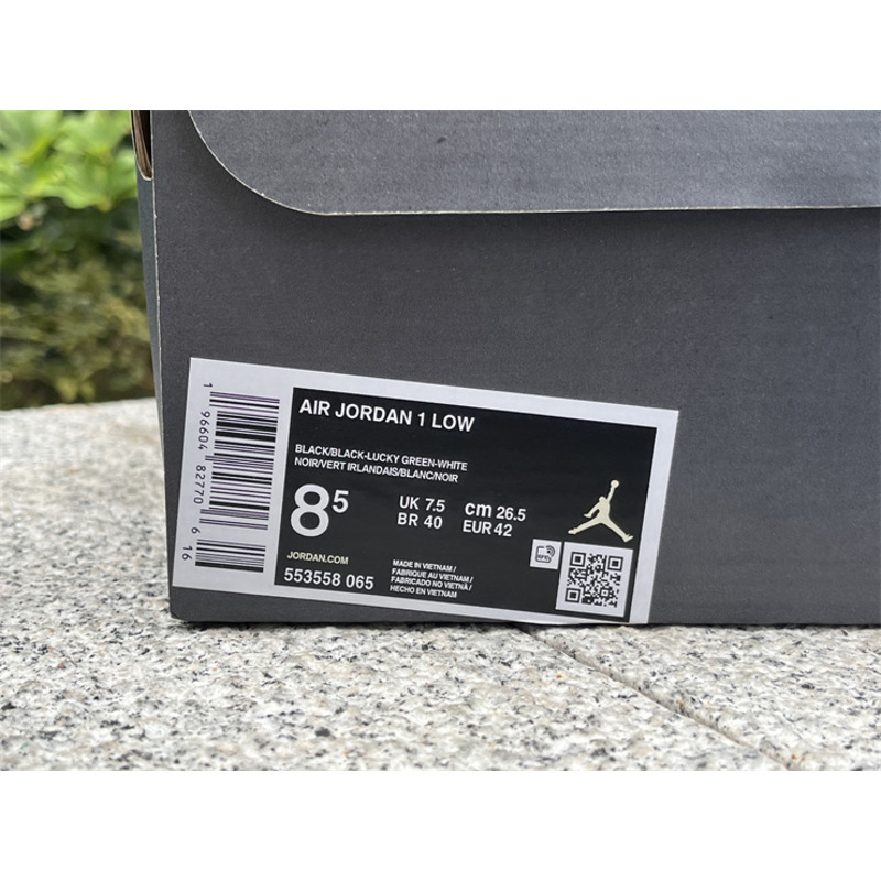 Air Jordan 1 Low Lucky Green